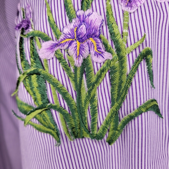 Striped button down shirt with purple irises - Picture 5 of 7